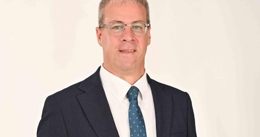 Eksim Enerji Ceo’su Arkın Akbay: “Hedefimiz 4 Milyon Ton Karbon Salınımını Engellemek” Türkiye'nin önde gelen enerji şirketlerinden Eksim Enerji, çevre dostu enerji