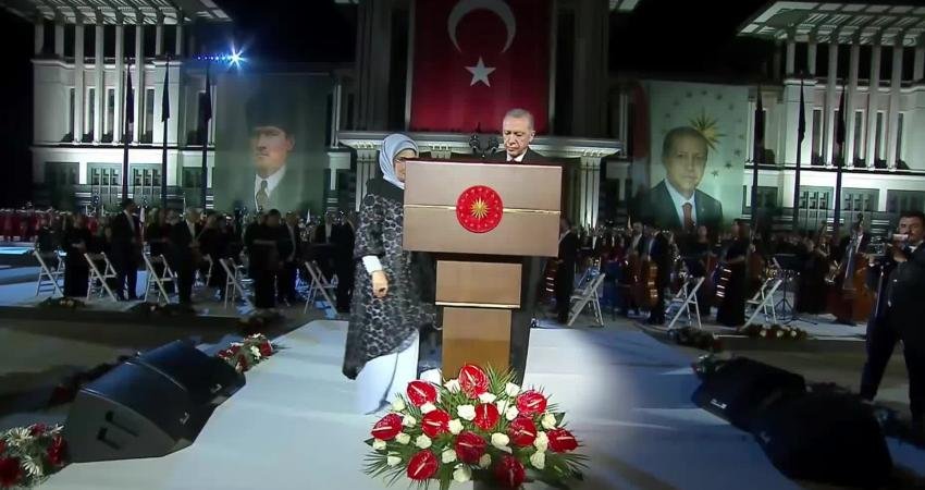 Cumhurbaşkanı Recep Tayyip Erdoğan, Cumhurbaşkanlığı’ndaki 30 Ağustos Zafer Bayramı Konseri’nde,