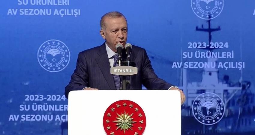 Erdoğan: Yarın İtibarıyla Gemi Başına 3 Bin 500 İla 60 Bin Lira Arasında Desteği Depremzede Balıkçılarımızın Hesaplarına Yatırıyoruz Cumhurbaşkanı Recep Tayyip Erdoğan, “Deprem bölgesinde yaşayan ve gelir kaybı
