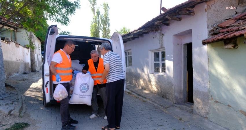 Eskişehir Büyükşehir Belediyesi’nden İhtiyaç Sahiplerine Un Desteği Eskişehir Büyükşehir Belediyesi'nin (EBB) tarlalarından elde edilen ve fabrikada işlenen