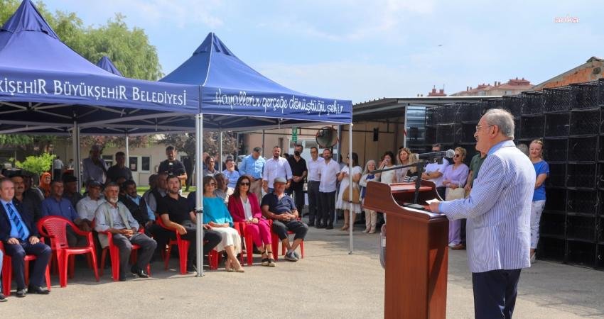 Eskişehir Büyükşehir Belediyesi’nden Küçük Üreticiye Destek Eskişehir Büyükşehir Belediyesi’nin (EBB) “Küçük Çiftçiyi Destekleme Projesi” kapsamında başlattığı