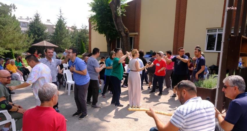 Eskişehir Büyükşehir Belediyesi (EBB) Zihinsel Engelli Gündüz Yaşam Merkezi, bünyesinde