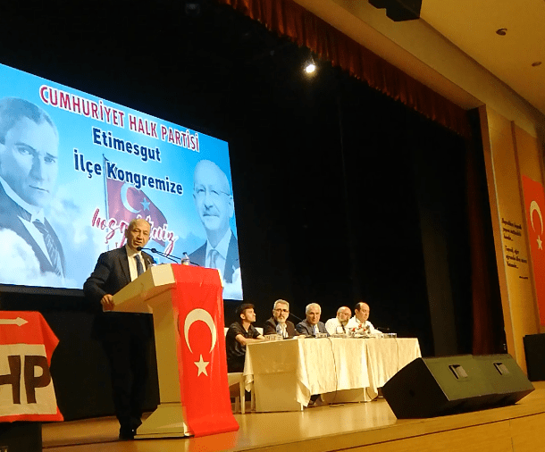 Ankara Etimesgut'ta bugün CHP ilçe kongresi yapıldı. Adaylardan Faruk Özdemir,