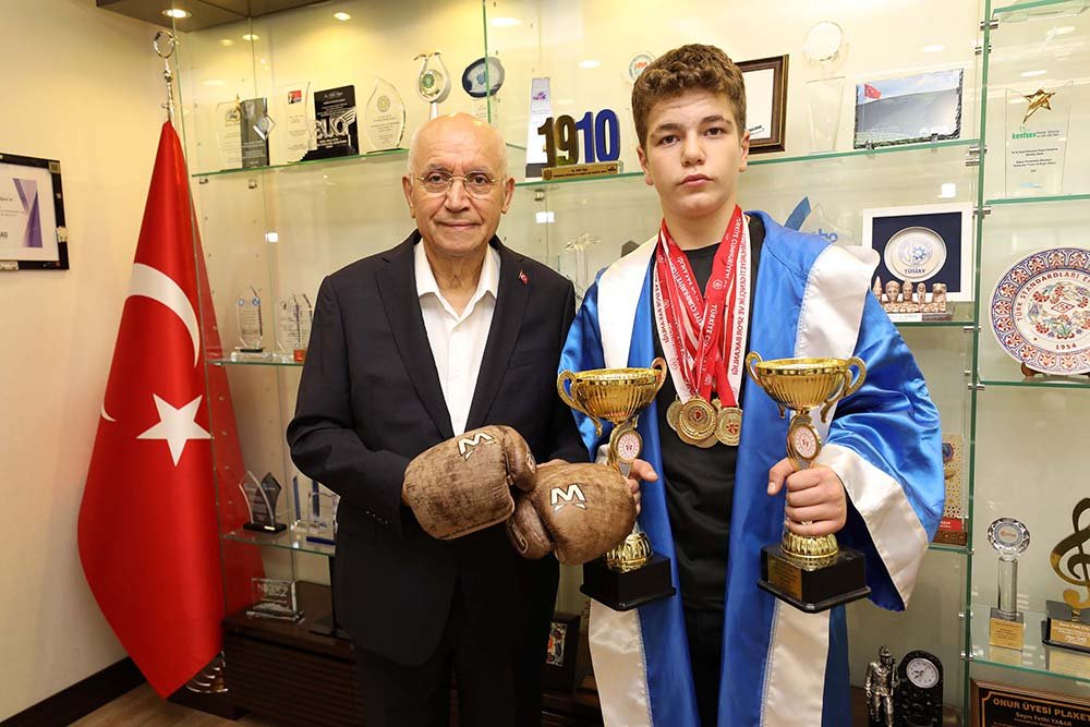 Ulusal ve uluslararası müsabakalardan başarılı sonuçlarla dönen Yenimahalle Belediyesi Spor