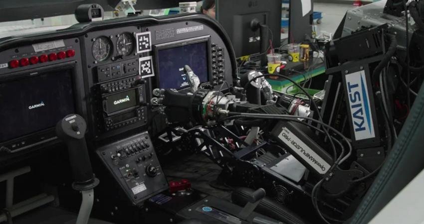 Teknoloji hız kesmeden ilerlemeye devam ederken, robotlar artık uçakları da