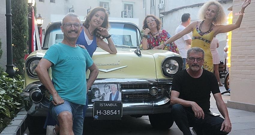 Göksel Arsoy’un 1957 Model Chevrolet’si Konak Belediyesi Sanathane’de Sergilendi Konak Belediyesi Sanathane Gösteri Sanatları Merkezi, sanatseverlere nostaljik bir sürpriz