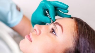 Perioküler mezoterapi, göz etrafındaki cilde vitamin, mineral ve öbür unsurların