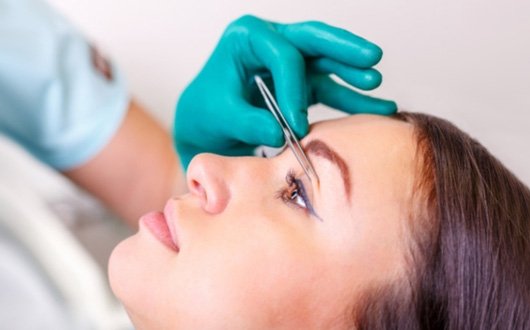 Periokuler Mezoterapi Nedir? Perioküler mezoterapi, göz etrafındaki cilde vitamin, mineral ve öbür unsurların