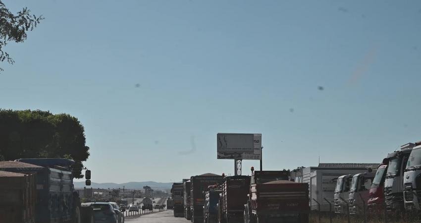 Yozgat’ta Toprak Mahsulleri Ofisi alım merkezlerinde ürünlerini vermek için sıra