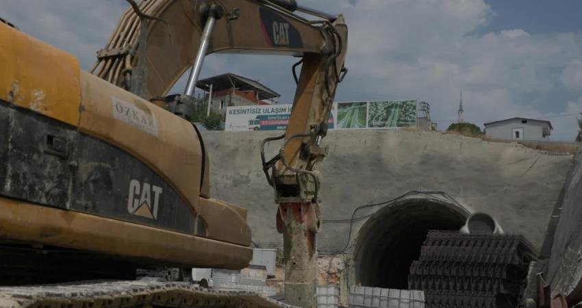 Buca ile Bornova’yı kesintisiz birbirine bağlayacak Onat Tünel’inde çalışmalar 7/24
