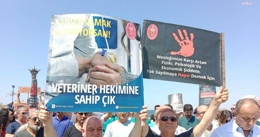 Şiddete karşı tüm yurtta olduğu gibi İzmir'de de iş bırakan