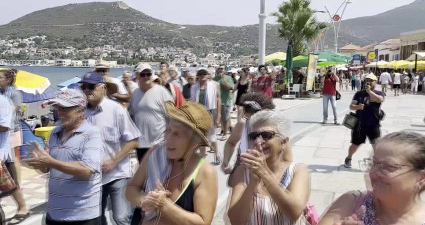 İzmir'in Çeşme ilçesinde geçtiğimiz hafta yurttaşların plajların ücretsiz halk plajlarına