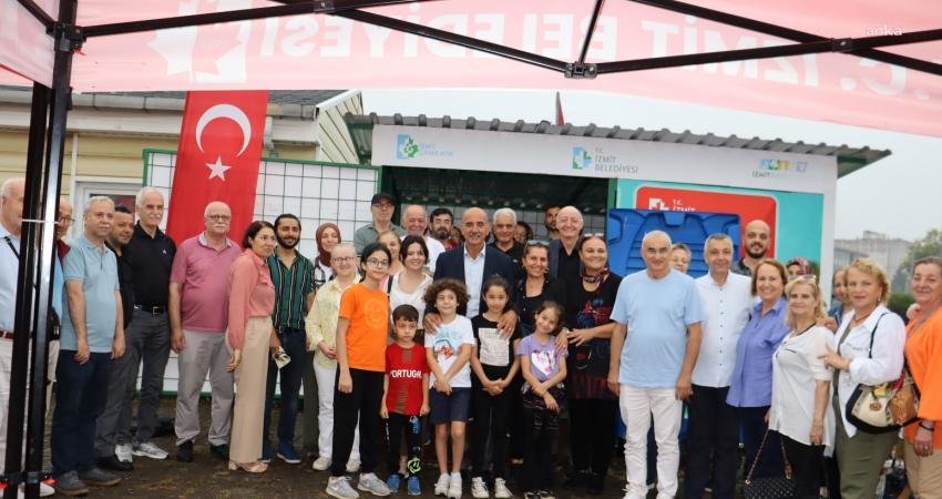 İzmit Belediyesi ve İzmit Kent Konseyi tarafından çocukları geri dönüşüme