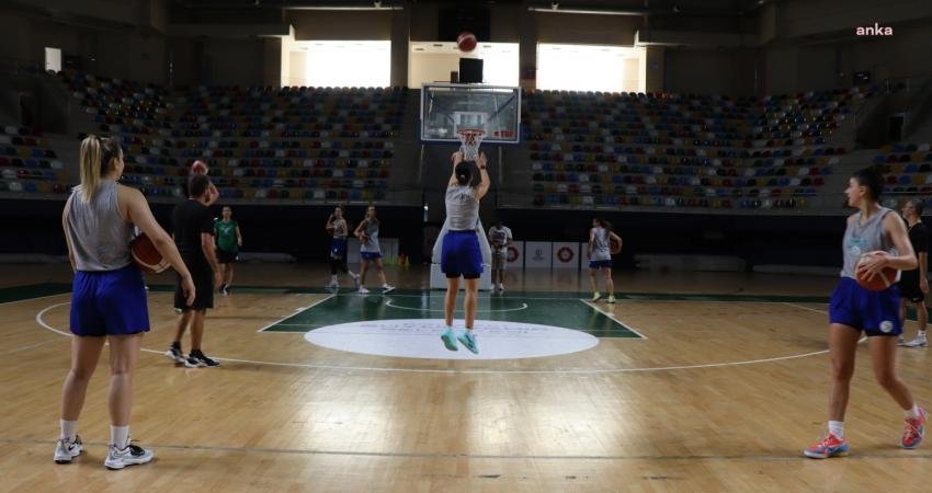 Kadınlar Basketbol Süper Ligi’nde kenti temsil edecek İzmit Belediyespor’da antrenmanlar