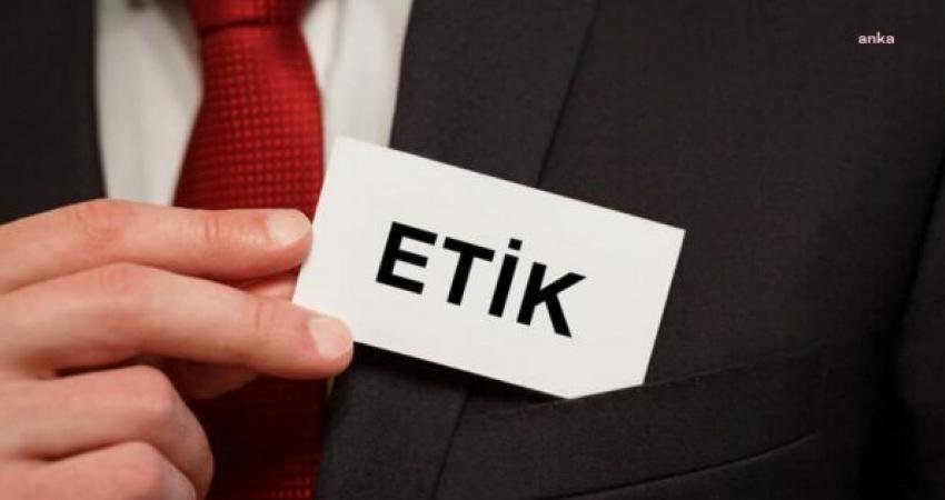 Kamu Görevlileri Etik Kurulu’nun 2022 yılı faaliyet raporuna göre “hediye