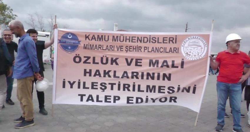 Kamu Mühendisleri Platformu üyeleri, özlük haklarının iyileştirilmesi talebiyle bugün İstanbul’daki