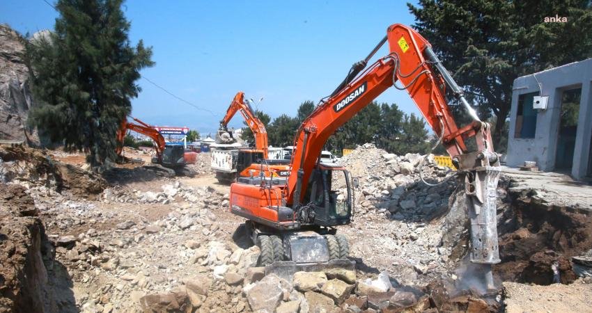 Karabağlar Belediyesi tarafından baştan sona yenilenerek kapalı hale getirilecek Yeşilyurt