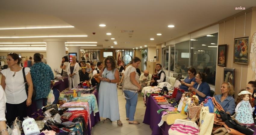 Kartal Belediyesi, kadınların el emeği eserleri için bir sergi düzenledi.