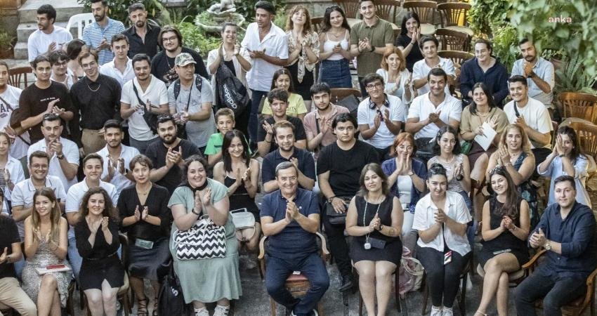 Konak Belediyesi Gençlik Meclisi’nin düzenlediği Konak Gençlik Buluşması’nda soruları yanıtlayan