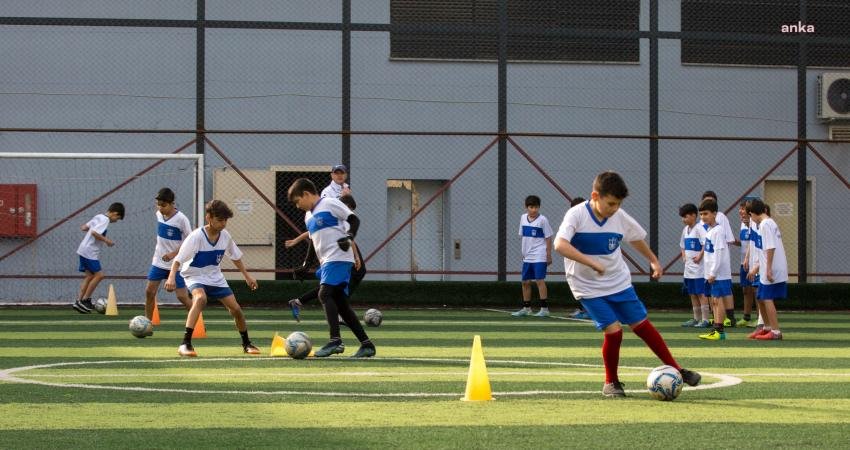 Konak Belediyesi’nin özellikle çocukların ve gençlerin spora yönelmesini ve sağlıklı