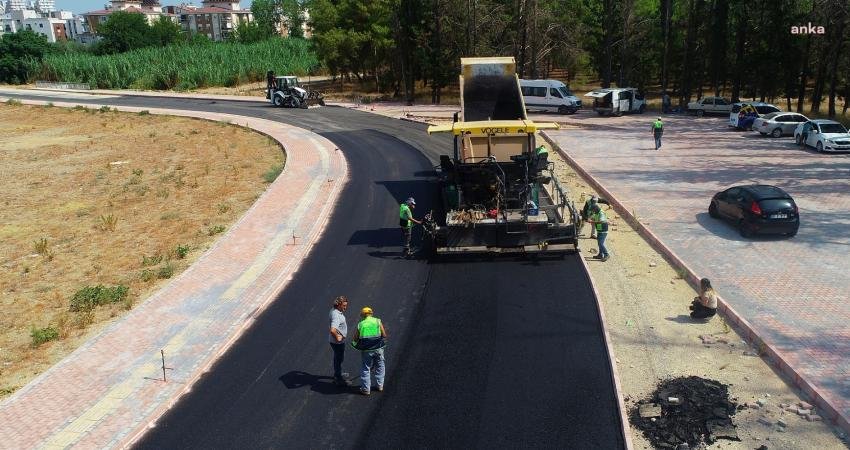 Konyaaltı Belediyesi, ilçe merkezinde yol çalışmalarını hızlandırdı. Fen İşleri Müdürlüğü’ne
