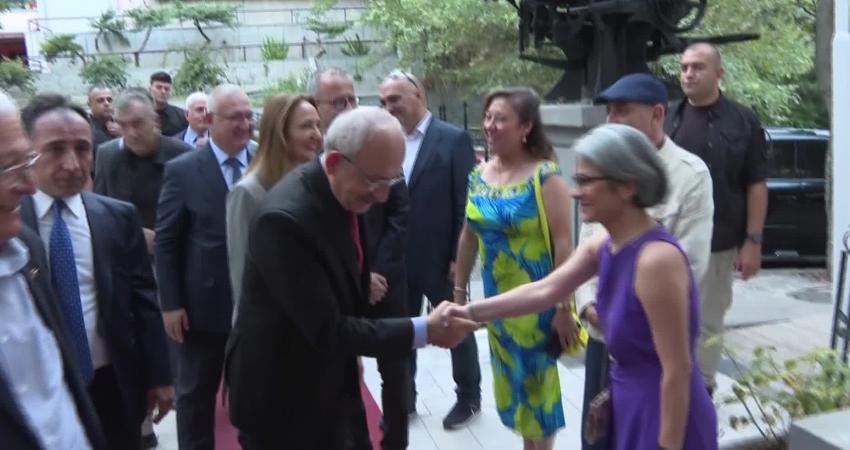 Gazeteci, KRT programcısı Semra Topçu ve Medya Ombudsmanı Faruk Bildirici,