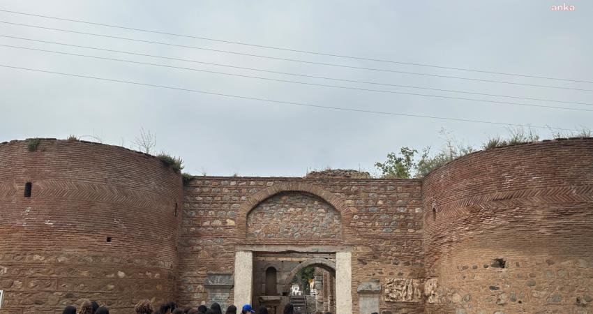 Küçükçekmeceli gençler, Küçükçekmece Belediyesi’nin Sakarya Pamukova’da düzenlediği Gençlik Kampı’nda bir