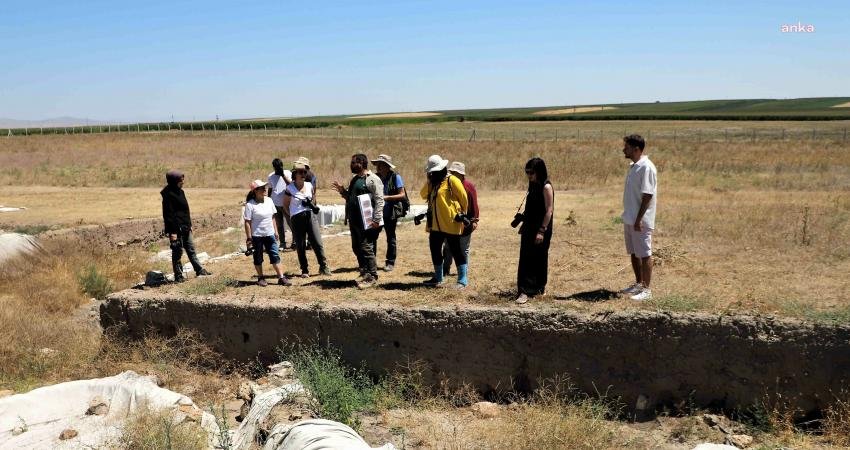 Küllüoba Höyüğü Kazısı 27. Yılında Eskişehir’de Fotoğraf Sergisiyle Tanıtılacak Eskişehir Büyükşehir Belediyesi (EBB) ve Halk Ekmek A.Ş.’nin desteklediği Küllüoba