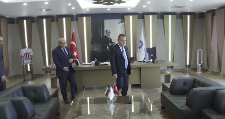 Kuveyt İstanbul Başkonsolosu’ndan Muhittin Böcek’e Ziyaret Kuveyt İstanbul Başkonsolosu Mohamad Alsharji, Antalya Büyükşehir Belediye Başkanı Muhittin