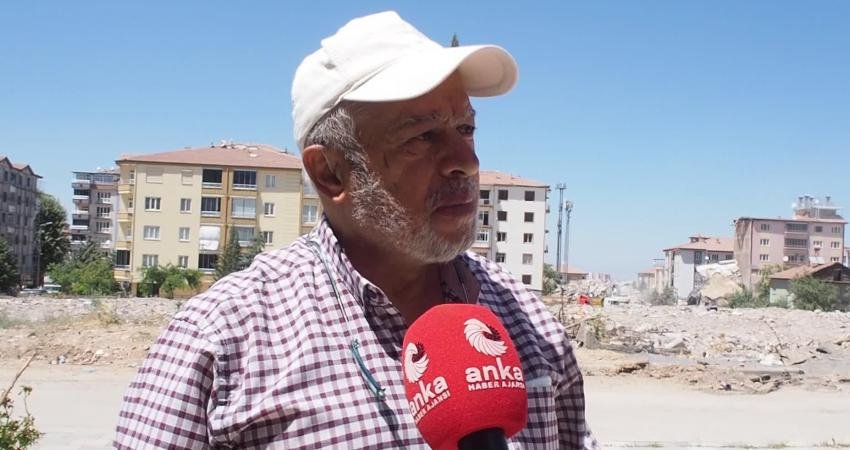 Malatyalı Depremzedeler, Hasarlı Binaların Yıkılması Sırasında Oluşan Tozdan Şikayetçi: “Öldürmeye Mi, Yoksa Yaşatmaya Mı Çalışıyorlar, Anlamıyoruz” Deprem bölgesi Malatya’da vatandaşlar, hasarlı binaların yıkılmasından kaynaklanan ve havaya