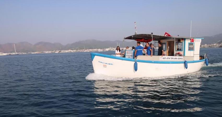 Marmaris Belediye Başkanı Mehmet Oktay, Cennet Adası’nda düzenlenen farkındalık etkinliğinde