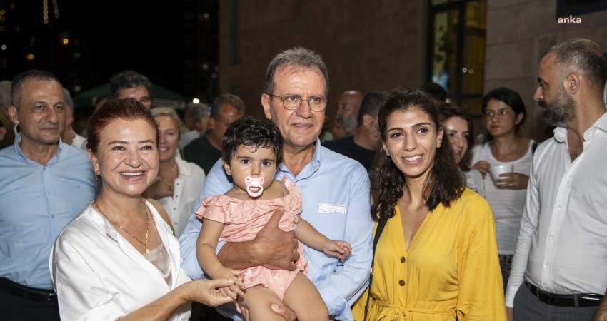 Mersin Büyükşehir Belediyesi Başkanı Vahap Seçer, eşi Meral Seçer ile