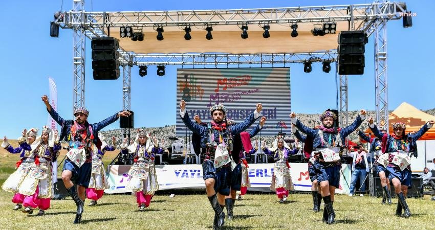 Mersin’in Erdemli ilçesinde Akdeniz Köselerli Yörükler Derneği tarafından ‘6. Geleneksel
