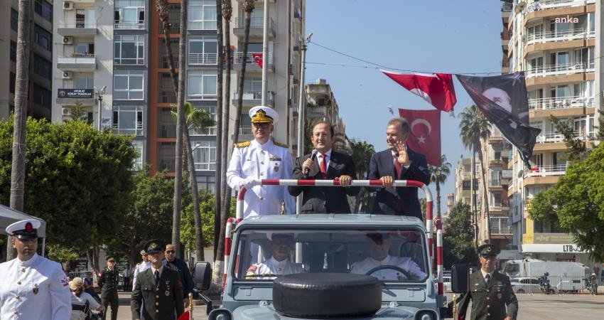 Mersin Büyükşehir Belediye Başkanı Vahap Seçer, 30 Ağustos Zafer Bayramı'nın