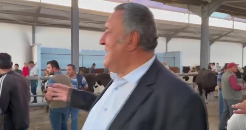 CHP Niğde Milletvekili Ömer Fethi Gürer, çiftçi ve besicilerle bir