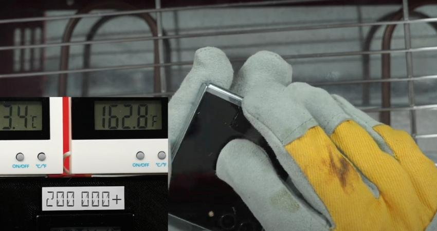 Samsung'un yeni katlanabilir telefonlarından biri olan Galaxy Z Flip 5,