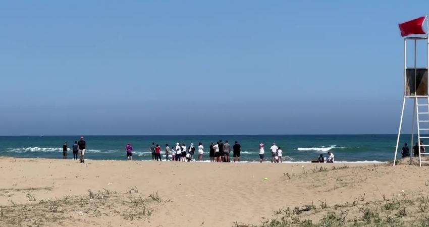 Sinop’un Akliman sahilinde son 2 günde 3 genç serinlemek için