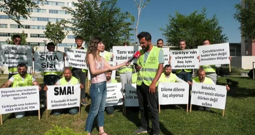SMA hastalığına yakalanan çocukların aileleri, ilaç talebiyle bugün Sağlık Bakanlığı'nın