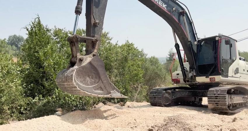Tarsus Belediyesi, Topaklı Mahallesi'nde 40 yıldır kapalı olan yolu açmak