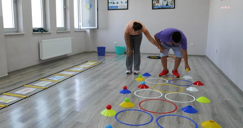 Tepebaşı Belediyesi Yunus Emre Spor Tesisleri, spor faaliyetlerine ev sahipliği