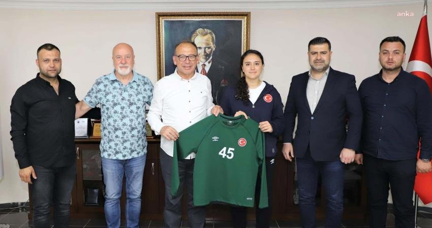 Turgutlu Belediyespor’da Avrupa Şampiyonası Gururu Turgutlu Belediyespor Hentbol Takımı sporcusu Betül Yılmaz, U17 Kızlar Avrupa