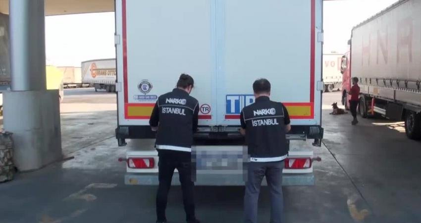 İstanbul'un Tuzla İlçesinde, Narkotik Suçlarla Mücadele Şube Müdürlüğü ekiplerinin 3