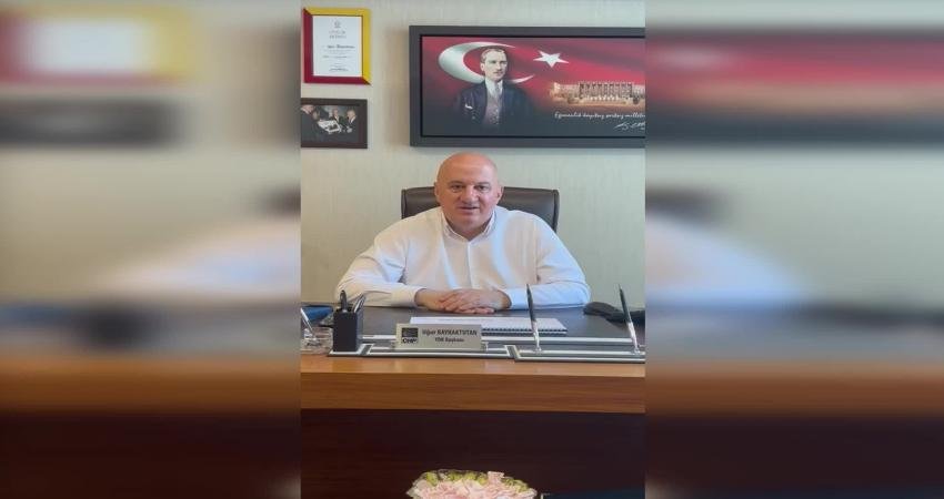 Uğur Bayraktutan’dan Bireysel Silahlanmanın Önlenmesi İçin Kanun Teklifi: Ruhsatsız Silah Alan, Taşıyan ve Bulunduranlara 2 Yıldan 5 Yıla Kadar Hapis Cezası Verilsin CHP Artvin Milletvekili Uğur Bayraktutan, son günlerde yeniden tartışma konusu