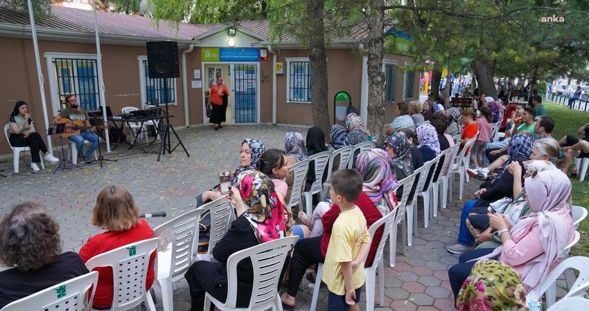Tepebaşı Belediyesi’nin kırsal ve merkez mahallelerde düzenlediği ‘Yaz Tepebaşı’nda Güzel’