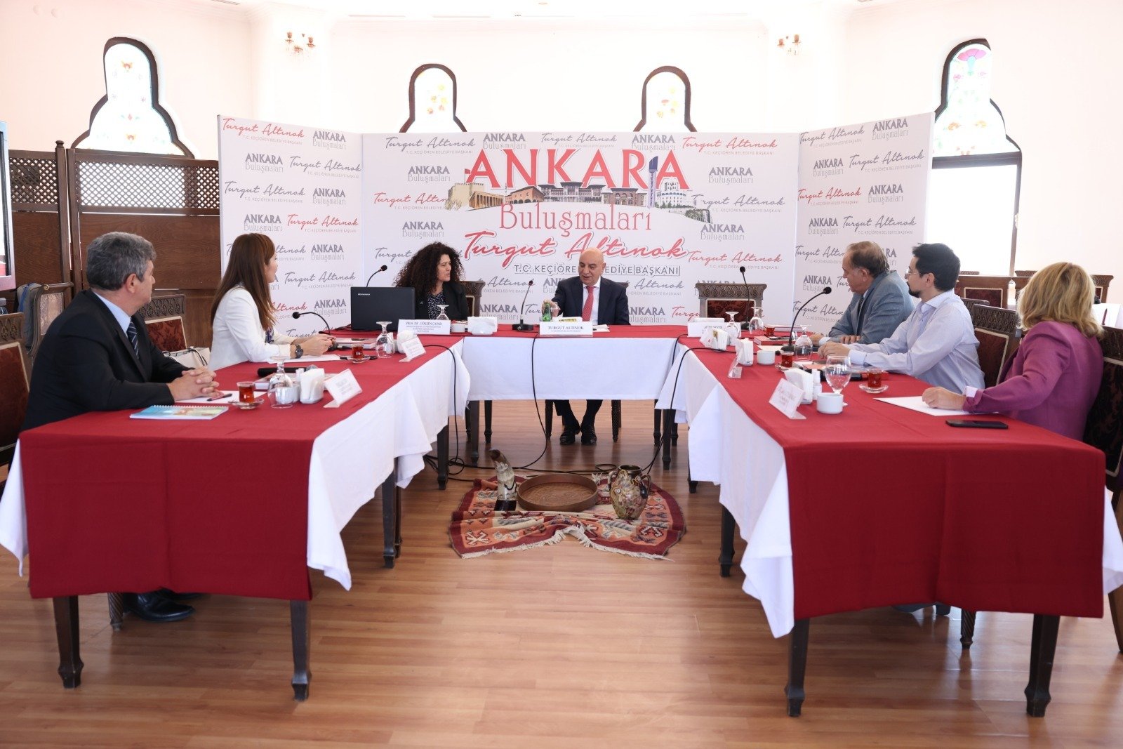 Keçiören Belediyesince düzenlenen “Ankara Buluşmaları”nda, son günlerde Türkiye’nin ve dünyanın