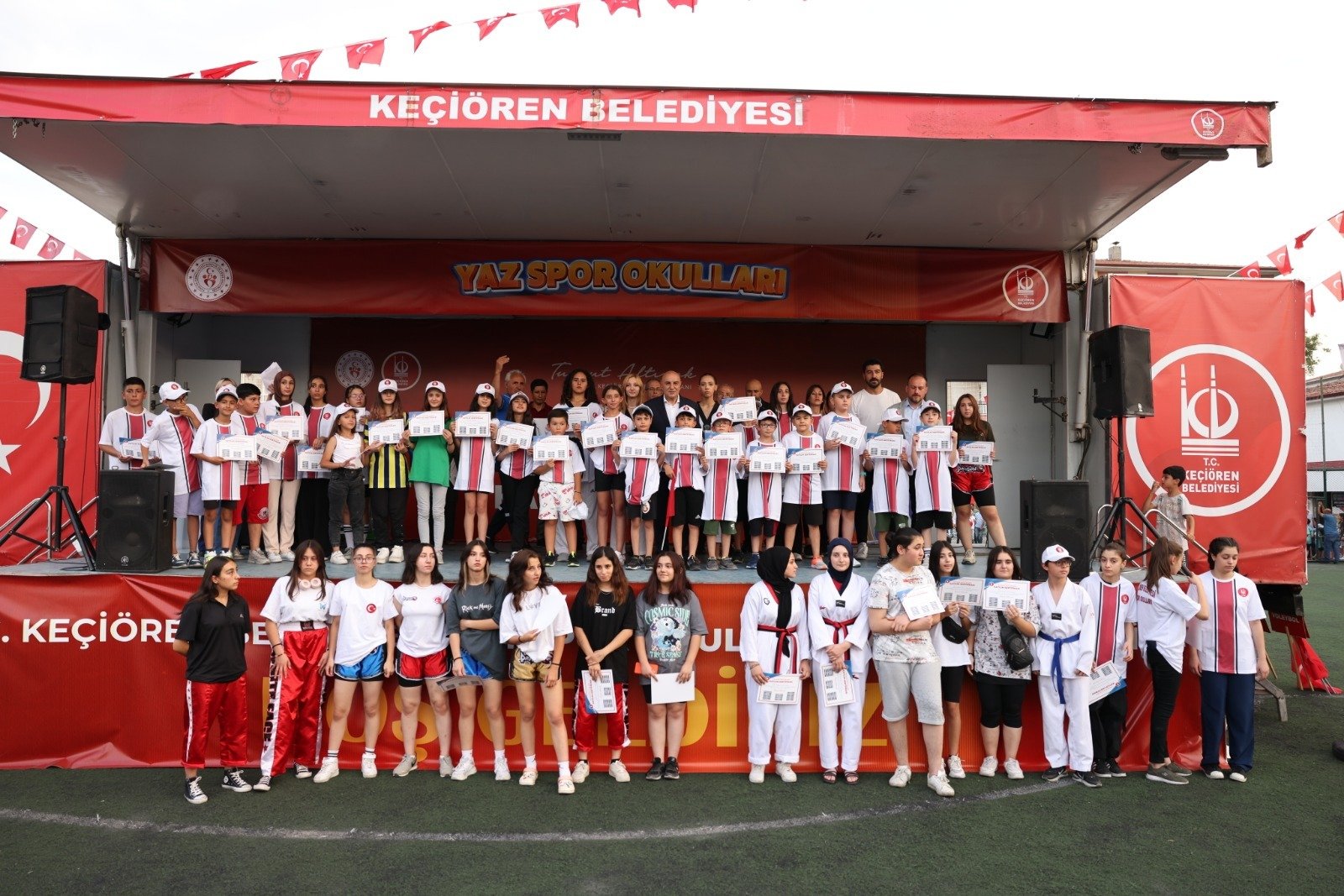 Keçiören Belediyesi tarafından ilçedeki Fatih Stadı’nda gerçekleştirilen Yaz Spor Okulları