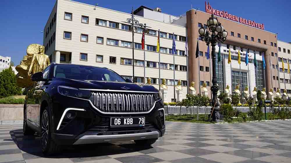 Keçiören Belediyesi, Türkiye'nin otomobili TOGG için belediye hizmet binası önüne