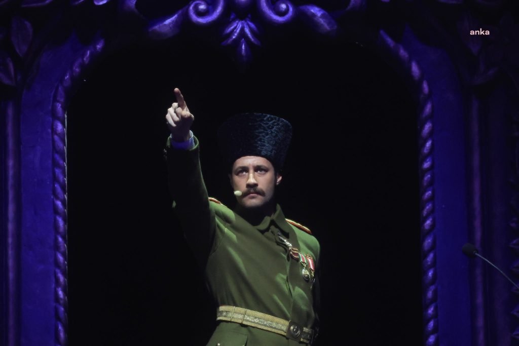 ibbnin-100-gosterisi-harbiyede-istanbullularla-bulustu-imamoglu-yeni-yuzyilin-siari-her-sey-cok-guzel-olacak-mutlaka-basaracagiz