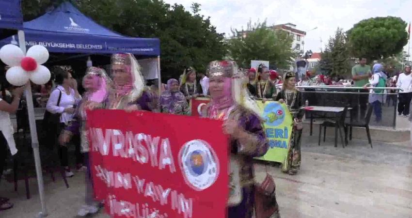 Uluslararası Altın Saat Kulesi Ödülleri Festivali 15’inci kez İzmirlilerle buluştu.