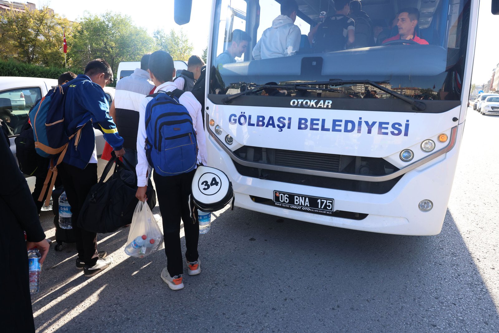 Gölbaşı Belediye Başkanı Ramazan Şimşek’in, ulaşım sıkıntısı yaşayan öğrenciler için